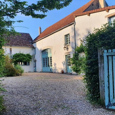 Ferme Equestre & Chambres D'Hotes Gateau Stables Proche Guedelon Saint-Amand-en-Puisaye 外观 照片